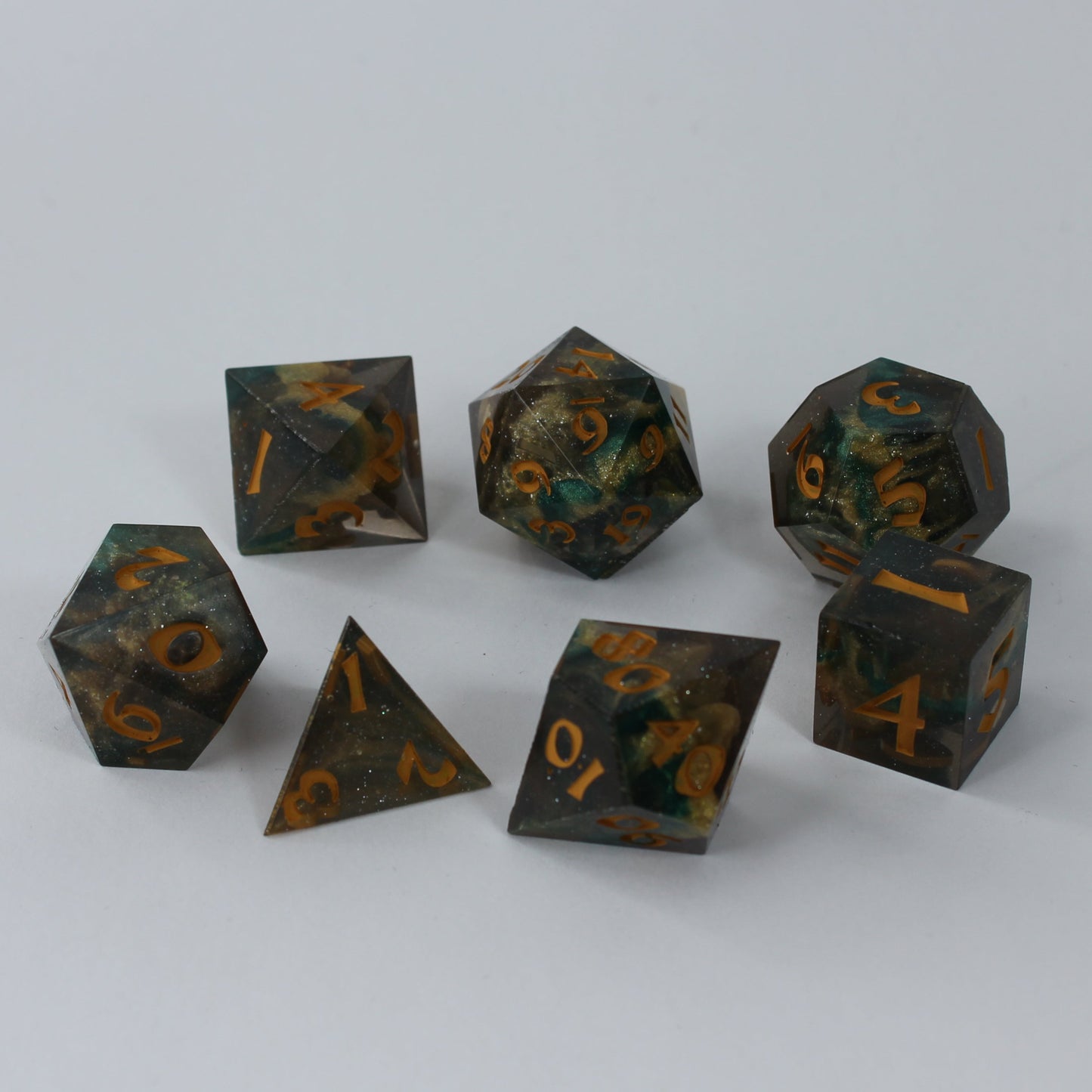 **Second Quality** Gilded Envy - Set of 7 Gaming Dice - Roman Font