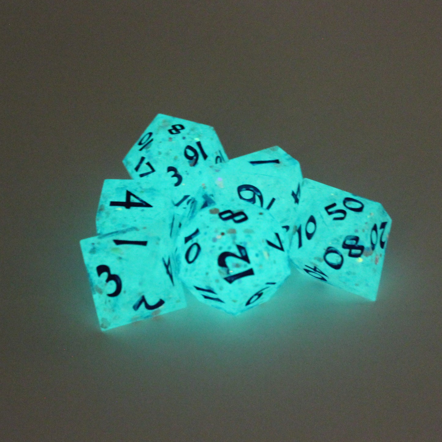 Wintery Wraith - Set of 7 Gaming Dice - Roman Font - *Glow*