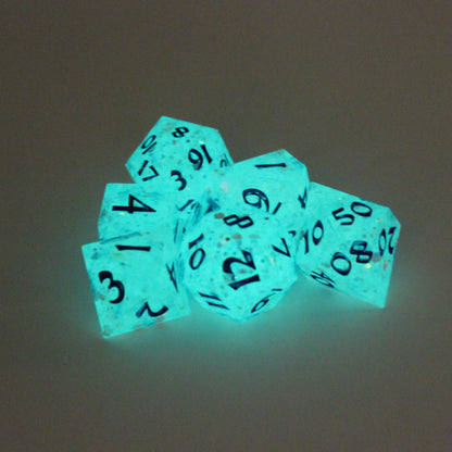 Wintery Wraith - Set of 7 Gaming Dice - Roman Font - *Glow*